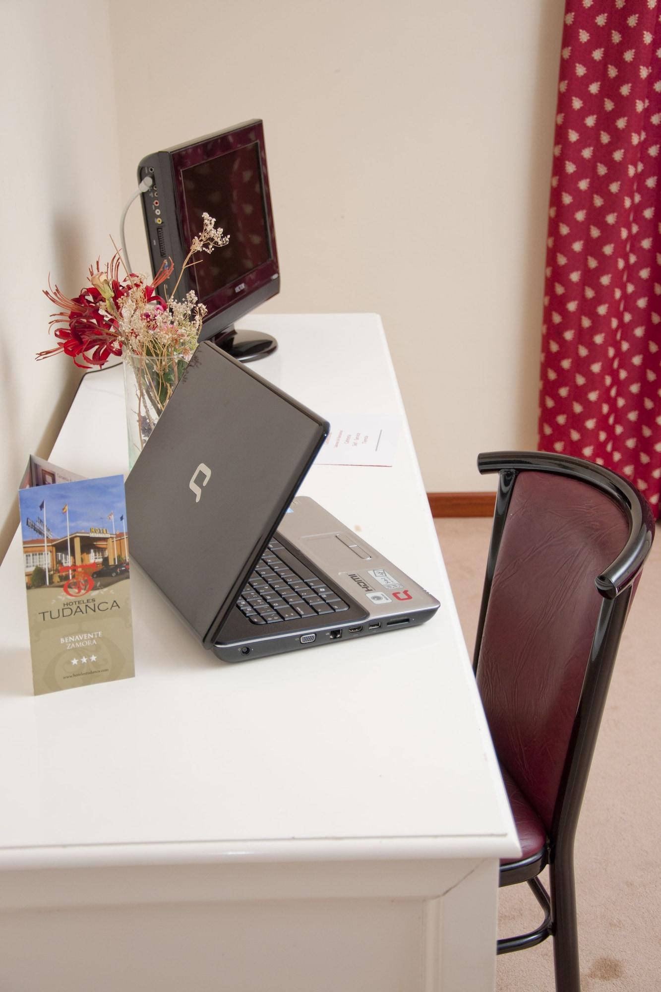 Mlc Benavente Hotel Kültér fotó