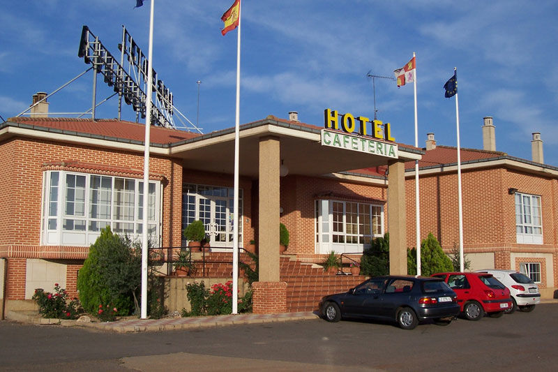 Mlc Benavente Hotel Kültér fotó