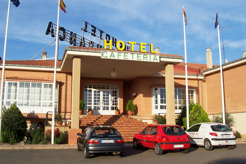 Mlc Benavente Hotel Kültér fotó