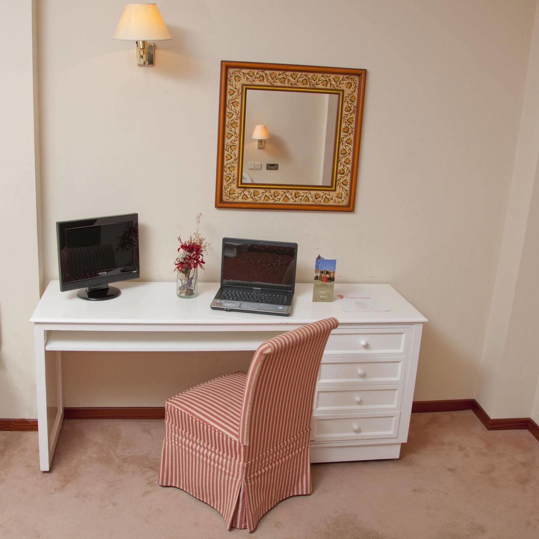 Mlc Benavente Hotel Kültér fotó
