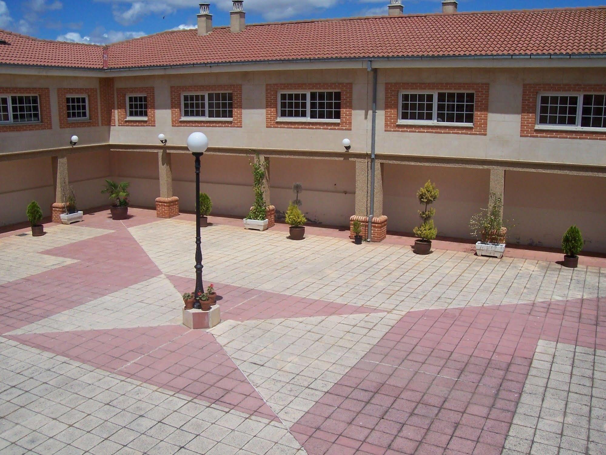 Mlc Benavente Hotel Kültér fotó